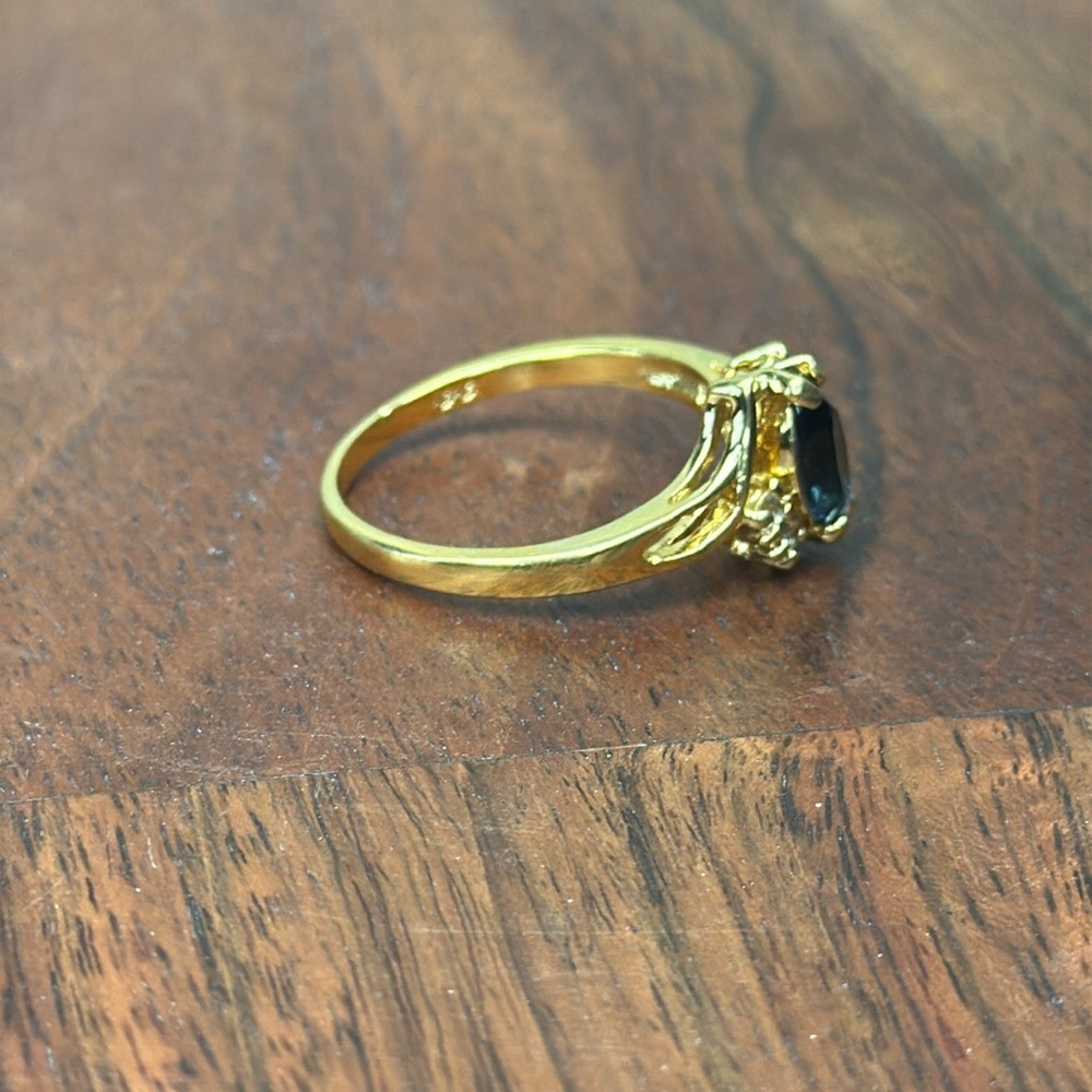 Vintage Gold & Blue Stone Ring - Picture 7 of 12